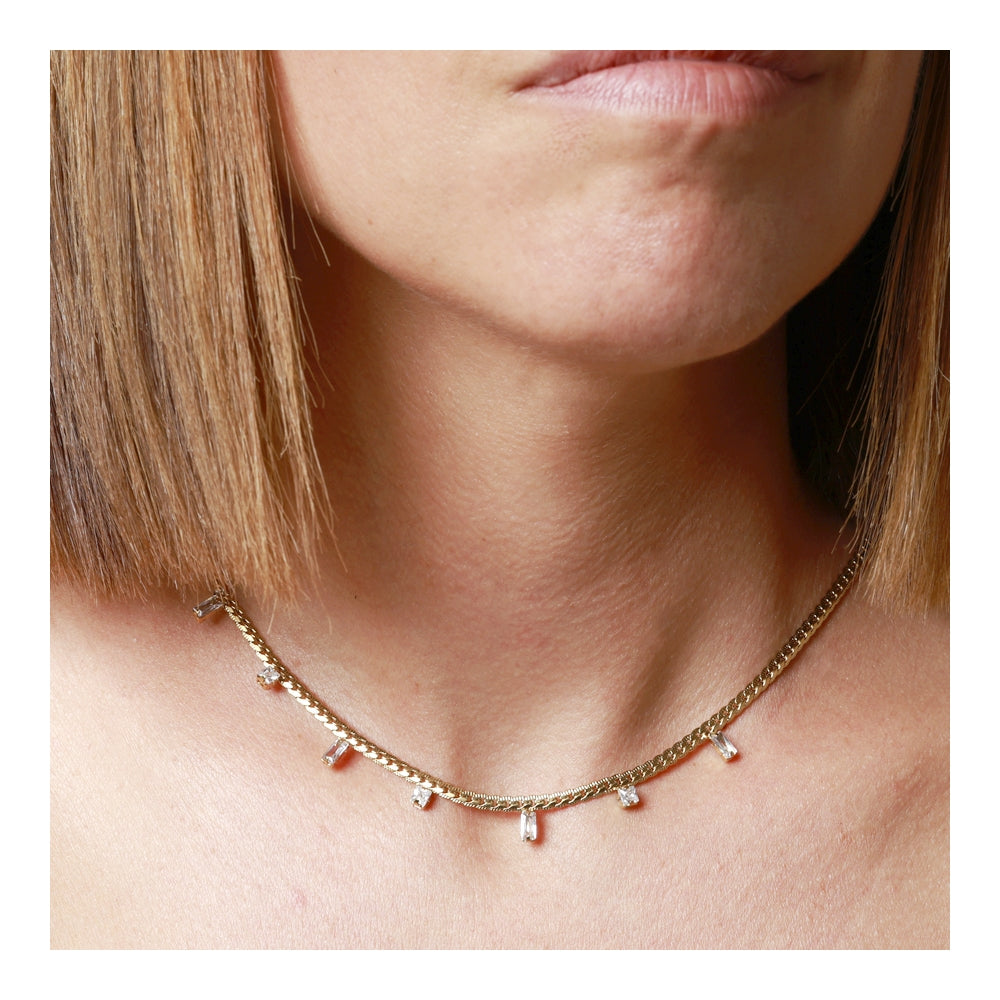 Colar de Aço Dourado com Zircões Brancos