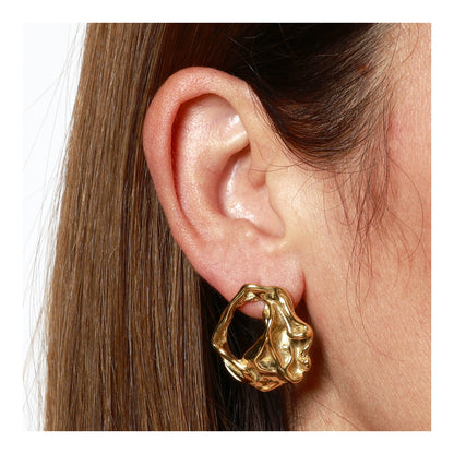 Brinco Circular Texturizado – Modernidade em Aço