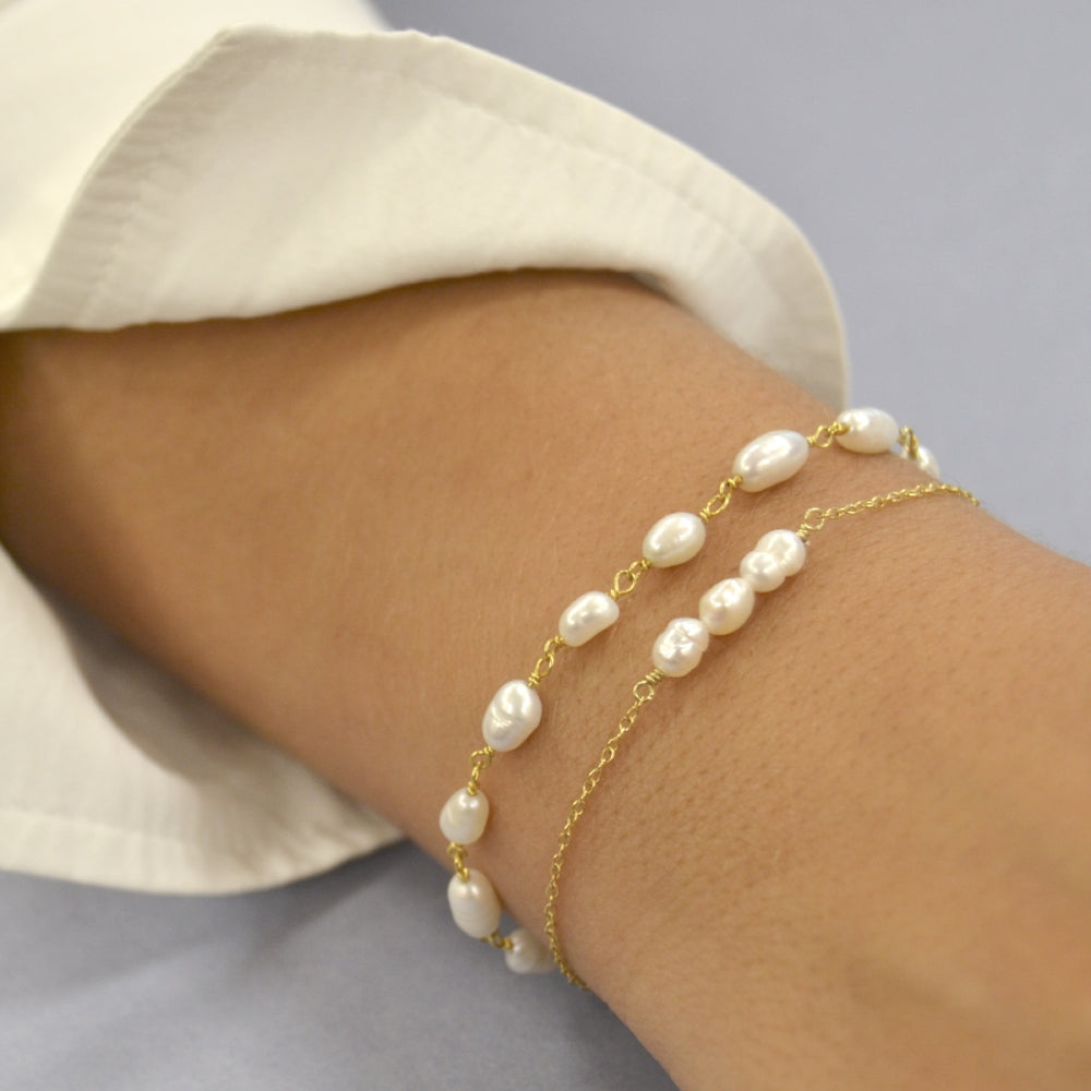 Pulseira Delicada com Pérolas Naturais